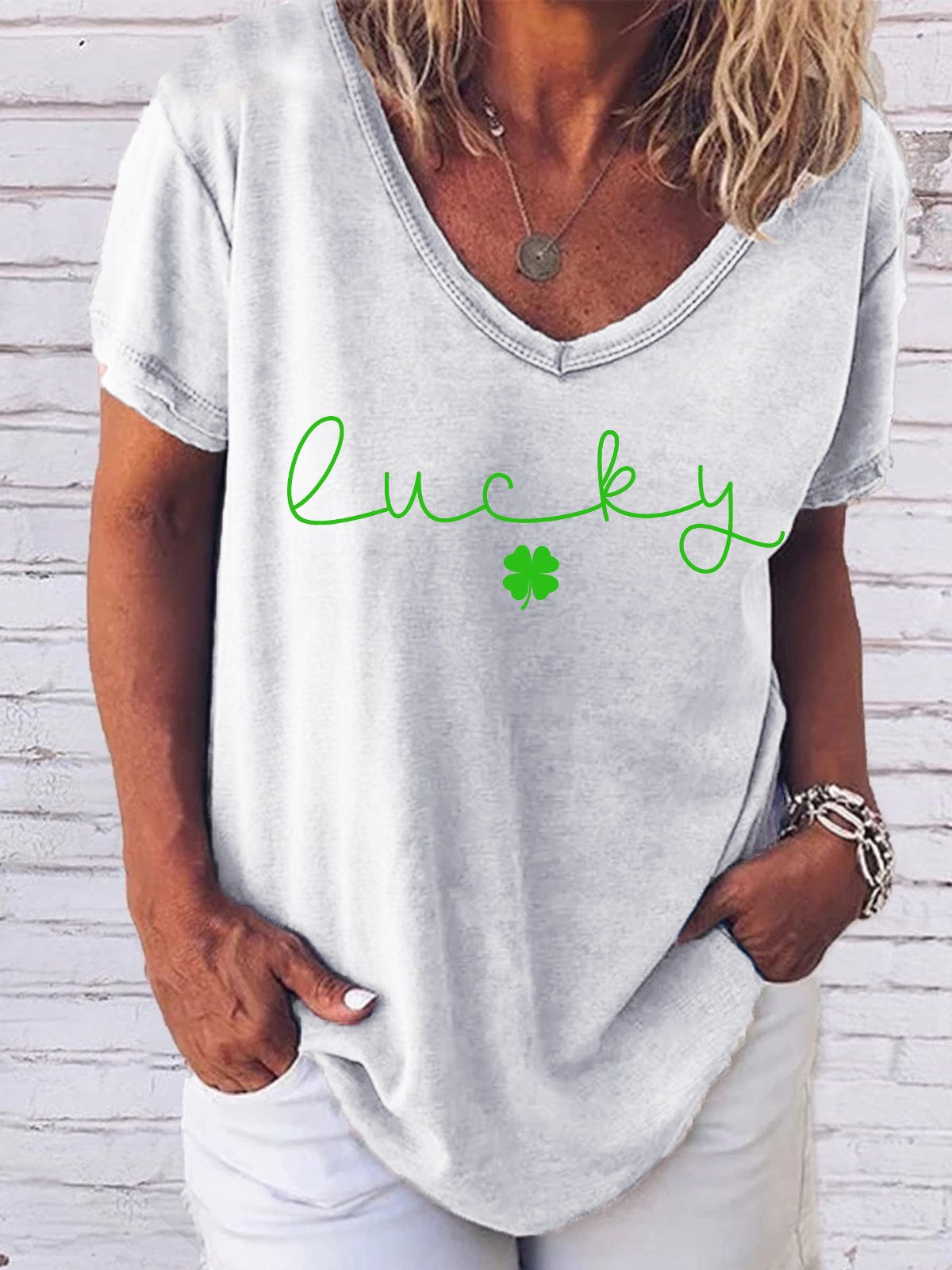 Women's Luck Funny St. Patrick's Day Love Four Leaf Clover Lucky Graphic Printing Text Letters Loose Casual V Neck T-Shirt