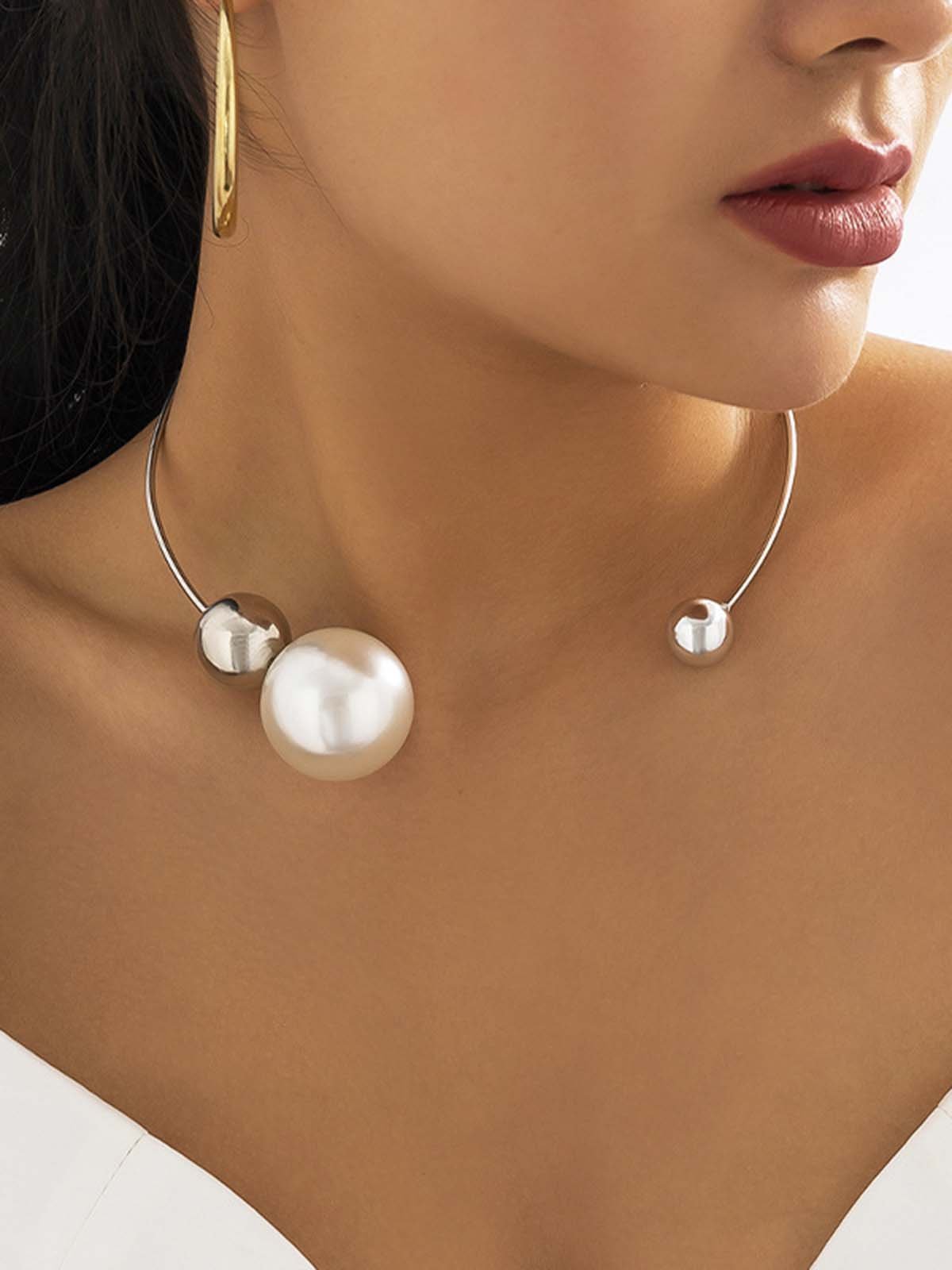 Personalized Asymmetrical Imitation Pearl Necklace