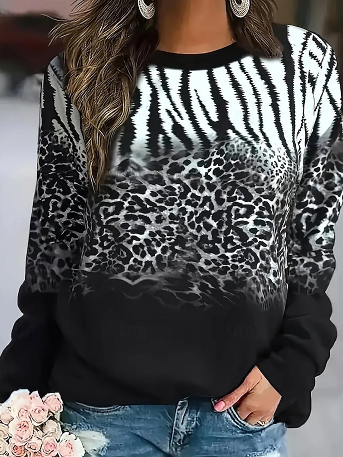 Leopard Print Long Sleeve Crew Neck Sweatshirt