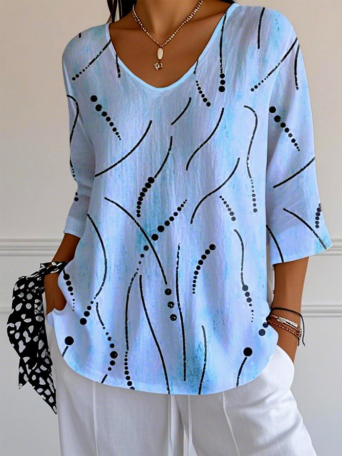 Women's V-neck three-quarter sleeve T-shirt