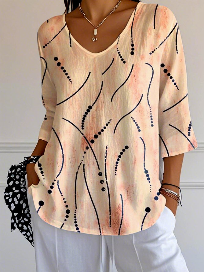 Women's V-neck three-quarter sleeve T-shirt