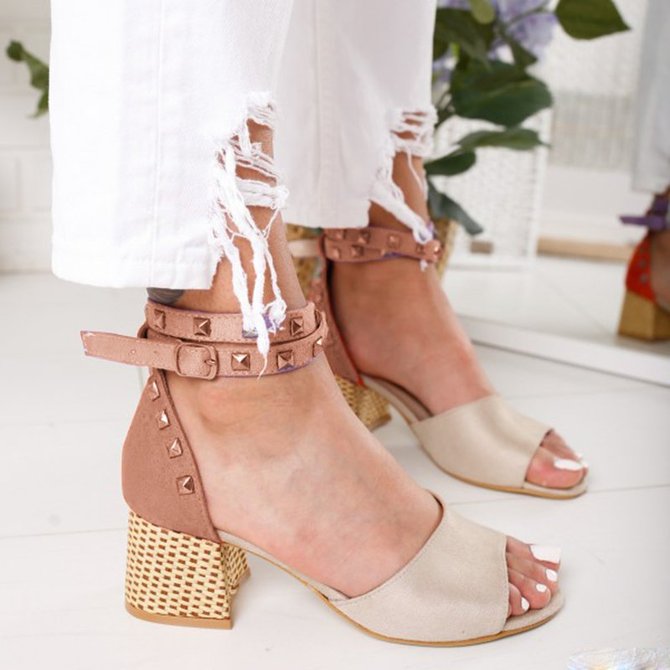 chunky heel buckle sandals