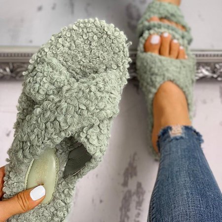 Fluffy Crisscross Design Flat Sandals