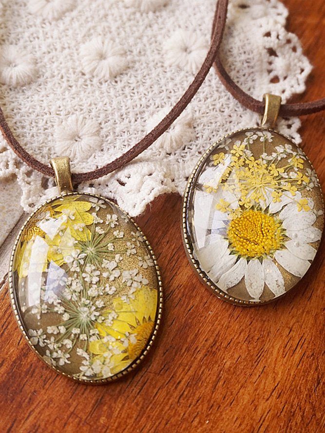 Vintage Forest Daisy Necklace
