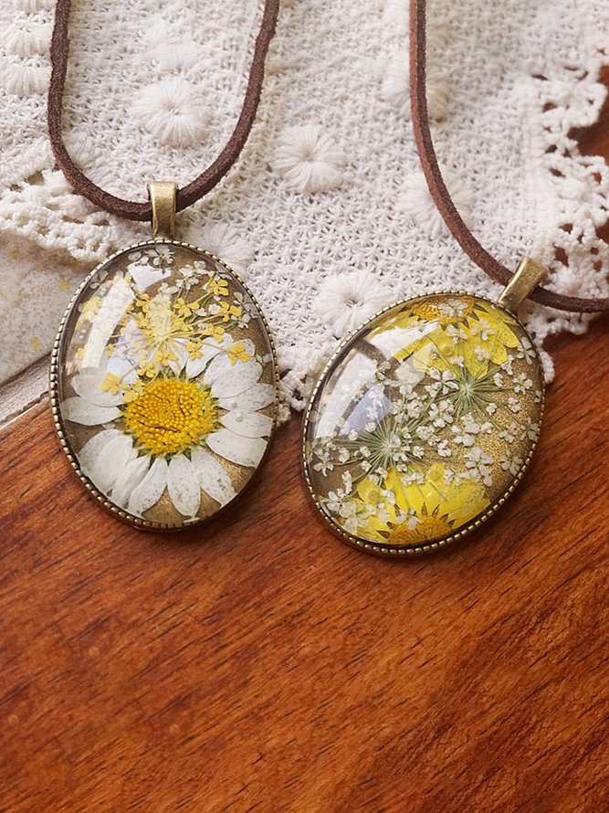 Vintage Forest Daisy Necklace